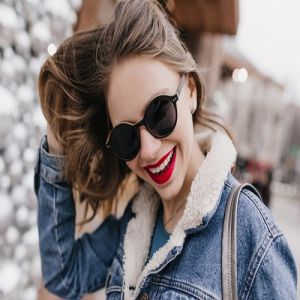 Descubra Quais Óculos de Sol Estarão na Moda 2021