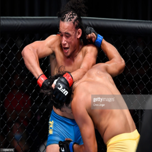 UFC | Brian Battelle finaliza Gilbert Urbina e Volkanovsky para raspar o último lutador