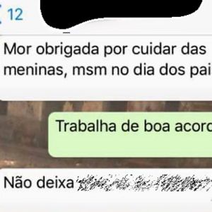 Simplesmente um pai cuidando de seus filhos