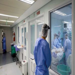 UTIs no Brasil têm dado conta, mas pode haver pressão com alta nos casos do coronavírus