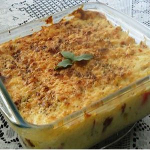 Escondidinho de carne seca com mandioca 