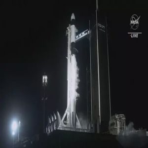 A nave espacial da SpaceX esteve em risco de colisão com um objeto não identificado