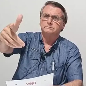 Agência de checagem aponta que Bolsonaro contou sete mentiras por dia em 2021