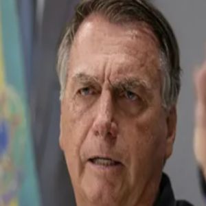 Atualmente Lula diz que vetará projeto de redução de penas que beneficia Bolsonaro