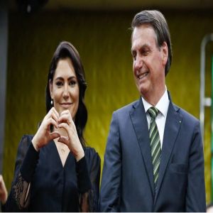 Condenação de Bolsonaro Michelle se coloca como candidata