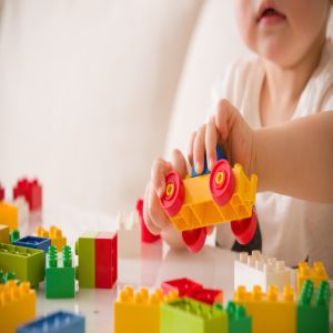 Saúde das crianças: veja como desinfetar brinquedos sem esforço