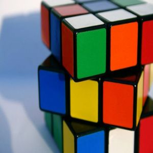 Resolvendo o Enigma do Cubo Mágico Rubik