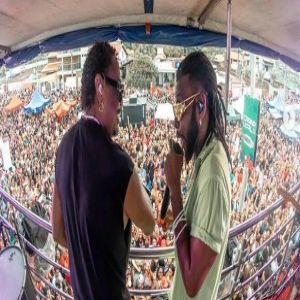 Trio elétrico da banda É o Tchan! desfila em Belo Horizonte neste domingo