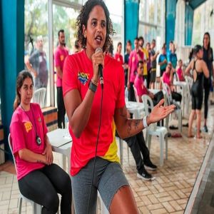 Campeã mundial da natação, Etiene Medeiros marca presença na etapa mineira da Liga Esportiva NESCAU®