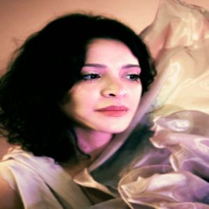 Cantora Gabriella Lima lança single autoral, “Meu Lugar”