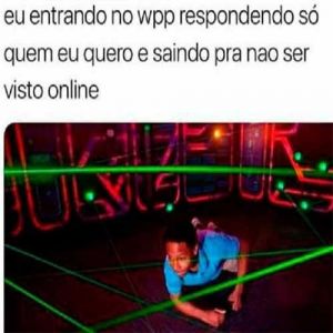 Uma boa forma de ouvir os áudios do WhatsApp sem mostrar que ouviu