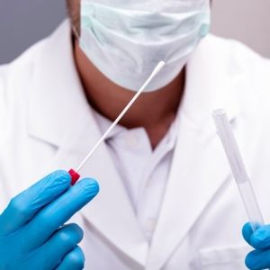 7 dúvidas comuns sobre os testes de COVID-19 respondidas por especialistas