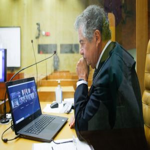 Marco Aurélio sai de cena