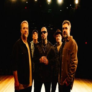 Detonautas apresenta show da turnê inédita Detonautas Tour 20 anos – Acústico no Festival João Rock