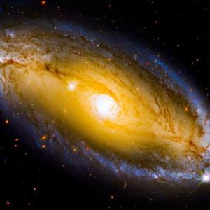 NGC 5728, uma galáxia que vai além do que se vê