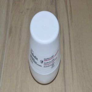 Resenha: Desodorante Antitranspirante Roll-on Amora Vermelha e Jabuticaba