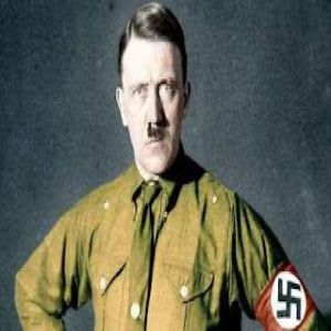 O socialista ateu Adolf Hitl