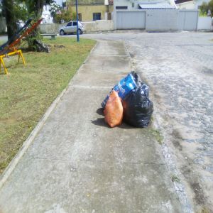 Lixo no logradouro
