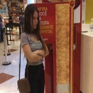 Aquele momento em que você nota que a sua mina é do tamanho do pastel