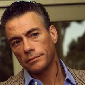 A filha de Jean-Claude Van Damme cresceu e está idêntica ao pai 