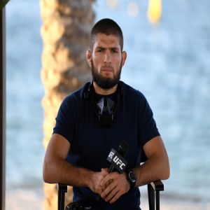 Boatos de que Khabib teria recusado um bônus de 100 milhões de dólares para lutar com Floyd