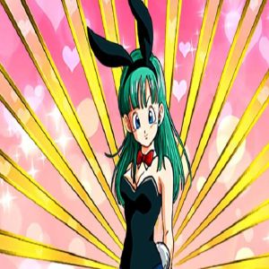 Cosplayer faz cosplay de coelhinha da personagem Bulma