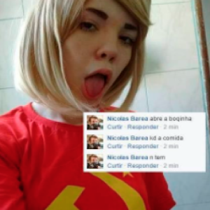 Quando bota a música no Face