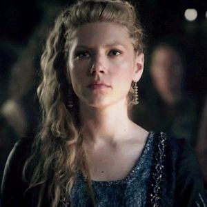 Vikings: Katheryn Winnick publica foto e anuncia nova série 