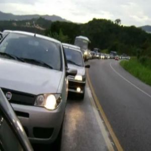 Quando Usar Faróis do Veículo Acesos?