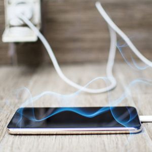 Como carregar o celular com mais eficiência, dicas e hábitos