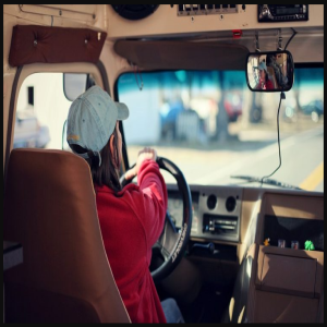 Nova lei entra em vigor e mudanças para motoristas de transporte