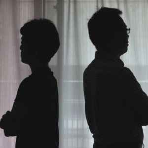 Japonesa engravida de Chinês achando que ele era japonês com a aprovação do Marido