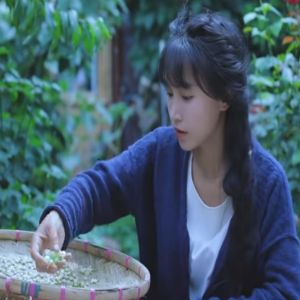 Como uma jovem chinesa que vive na China rural se tornou uma sensação internacional da Internet