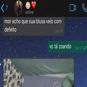 Acho que a blusa veio com defeito