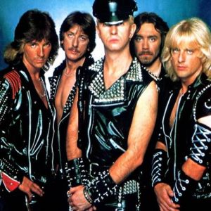 Como seria o riff de guitarra de Breaking The Law do Judas Priest em 20 diferentes estilos?