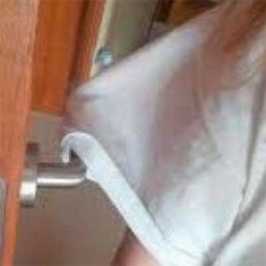 Manga agarrada na maçaneta