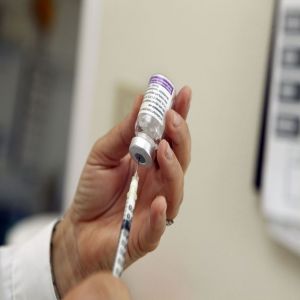 Pesquisa sugere que a vacina contra a gripe pode ajudar na proteção contra a COVID-19