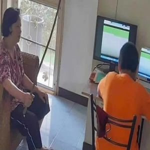 Por trás das aulas online