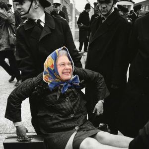 48 edições engraçadas que este artista criou da rainha Elizabeth