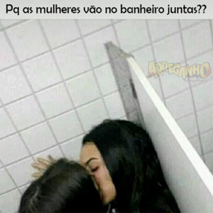 O verdadeiro motivo de as mulheres irem ao banheiro juntas finalmente foi revelado