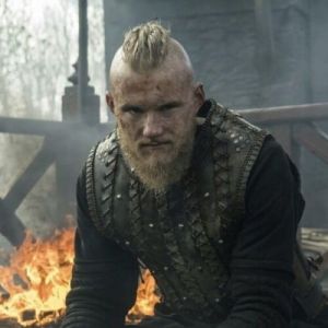Vikings: Nova série com Alexander Ludwig é renovada para a 2ª temporada