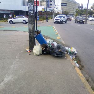 Mais um vandalismo na Praça