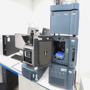 Equipamento de alta tecnologia para aperfeiçoar análises de água adquirida pelo Laboratório da Compesa