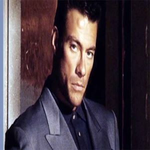 Van Damme compartilha foto da filha e fãs comentam: ‘Tal pai, tal filha’