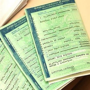 Saiba como atrasar o pagamento do IPVA sem dever impostos