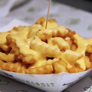 8 comidas que você deve evitar pra não ganhar peso