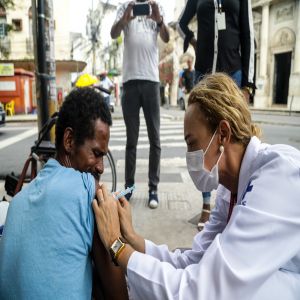 Vacinação contra covid-19 para população de rua