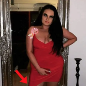 Essa foto viralizou depois que amigos viram um reflexo infeliz no espelho