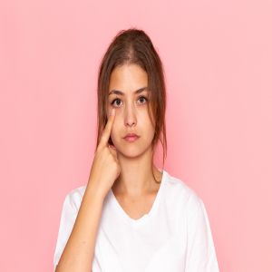 6 razões para não esfregar os olhos