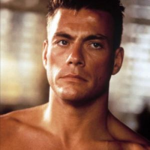 Mortal Kombat: Jean-Claude Van Damme se transforma em Johnny Cage em vídeo